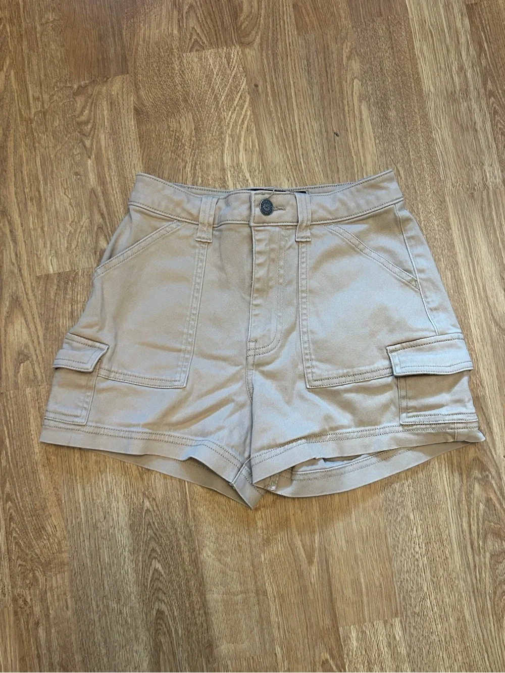 Y2K Cargo Pocket Women’s Shorts